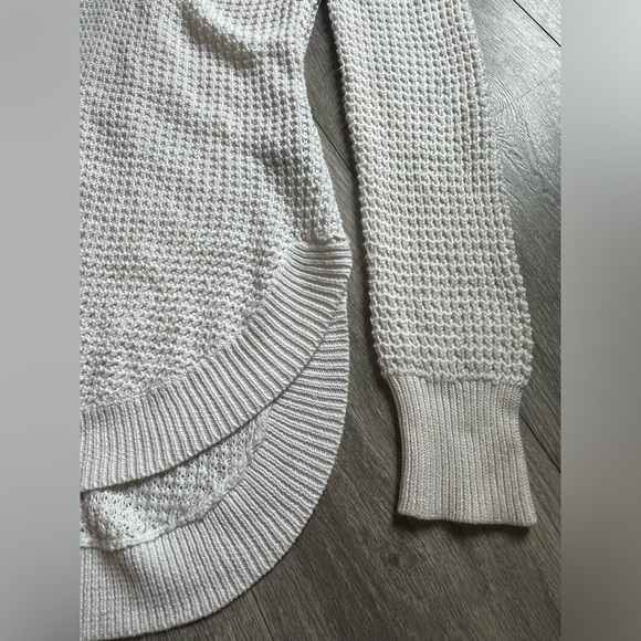 G by guess zipper detail cold shoulder open knit sweater in white. Size L - Picture 7 of 12